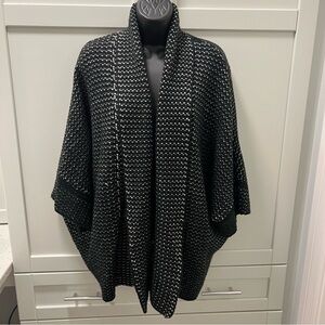AMANDA GREEN Wool Blend Heavy Cape Style Patterned B & W Knit Cardigan Sweater L